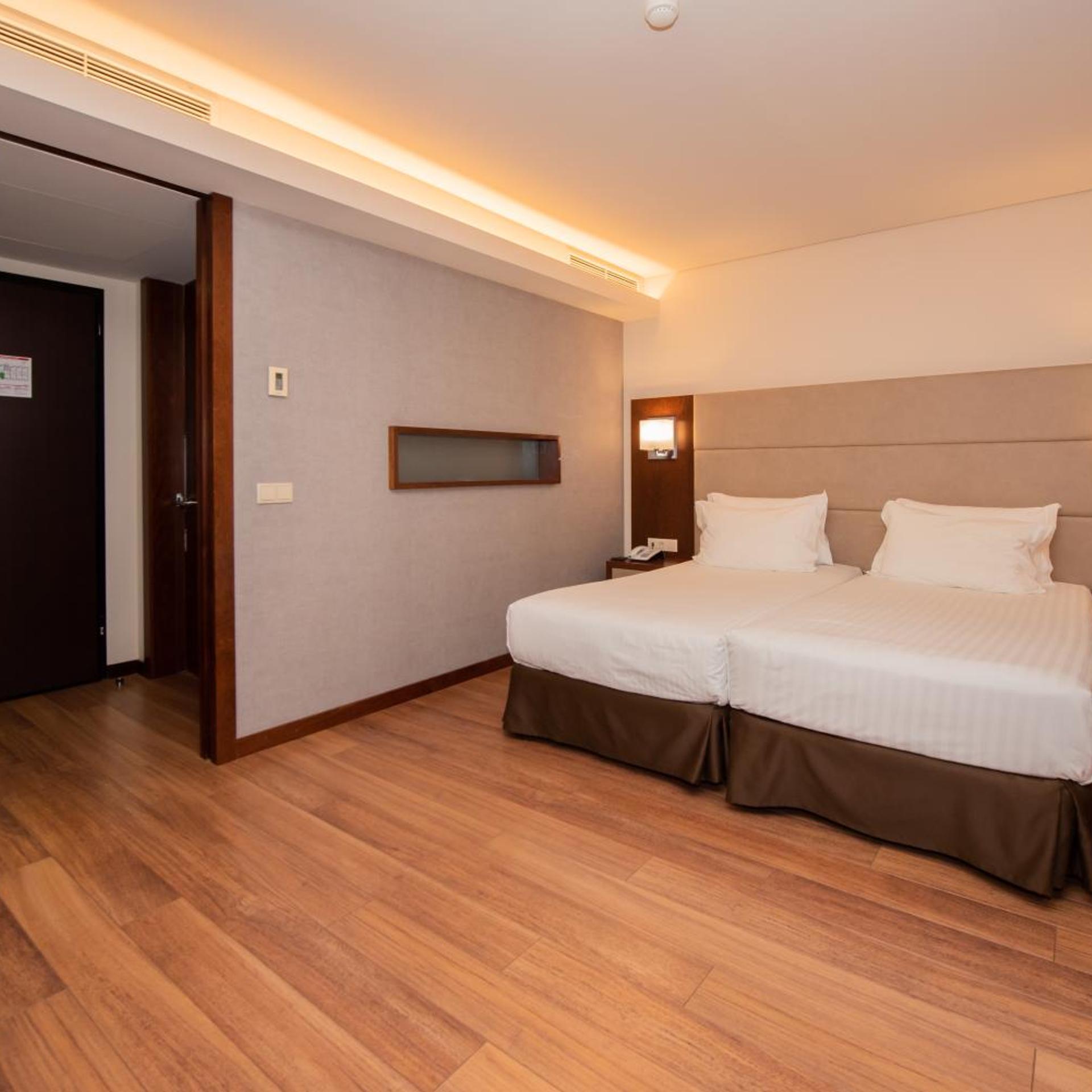 Room, Twin Beds, with Extra Bed