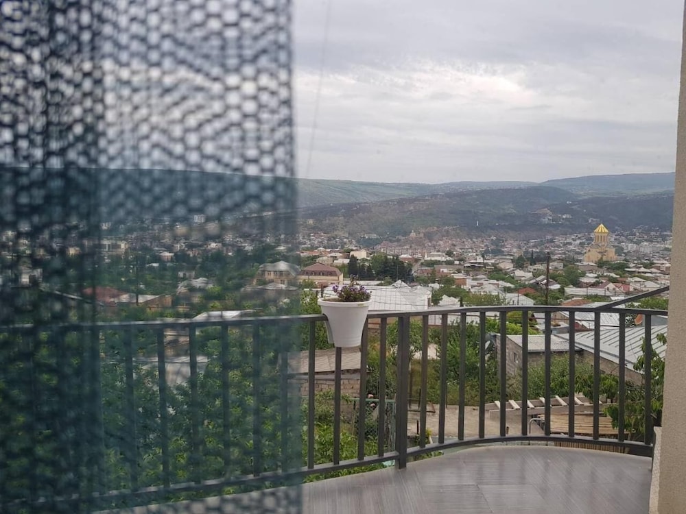 Upstairs Hotel Tbilisi 24/35