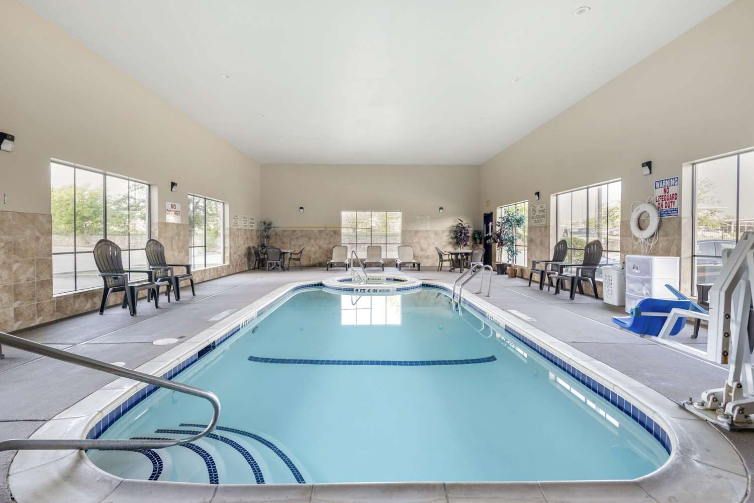 Comfort Inn and Suites Fort Worth Fossil Creek 13/22