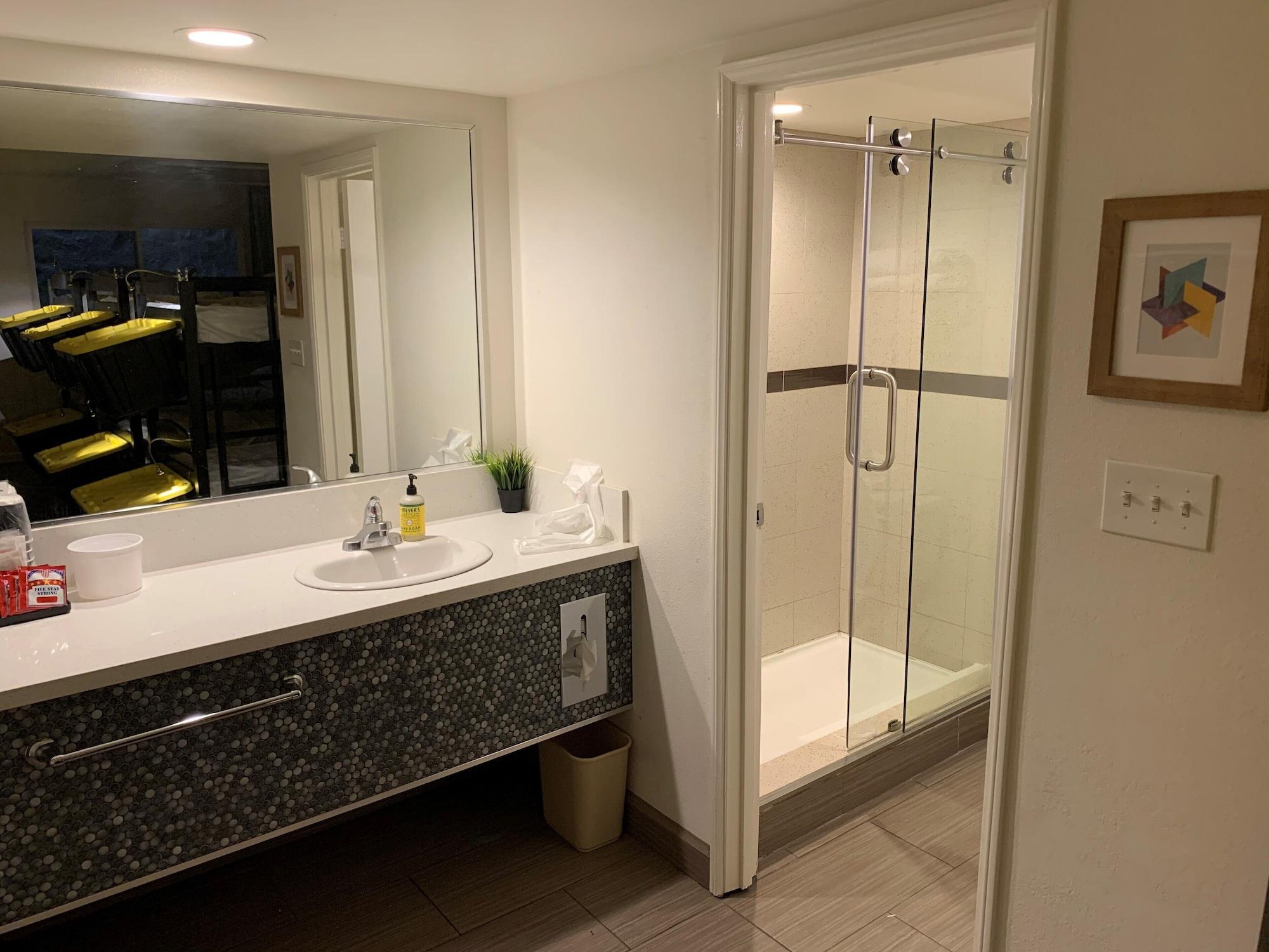 Bposhtels Las Vegas 40/42