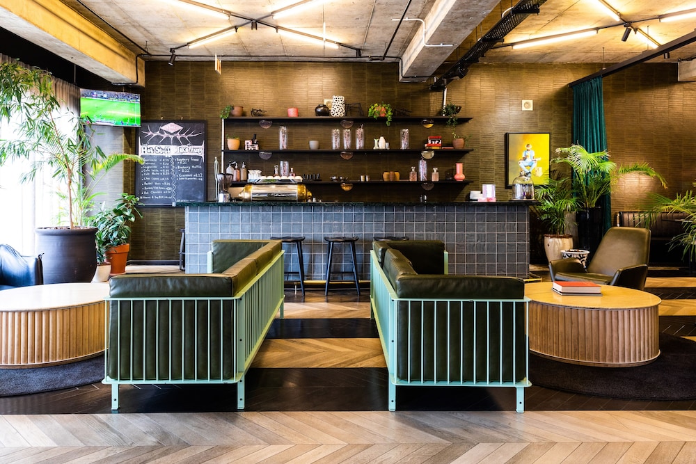 HALLMARK HOUSE 35/44