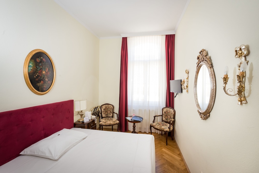 Hotel Royal 23/52