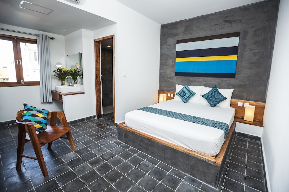 SUPERIOR, DOUBLE BED