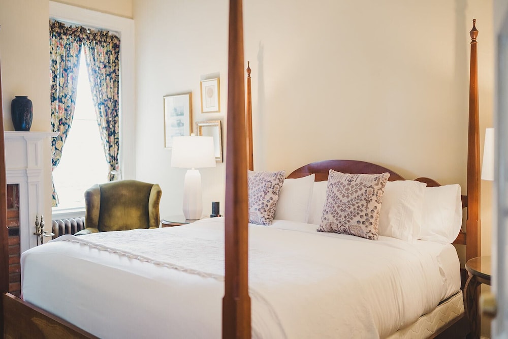 Regal, King Bed، Kenmore Inn 2/7