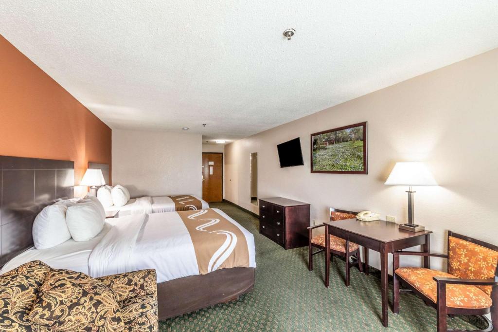 SUITE, 2 QUEEN BEDS, ACCESSIBLE