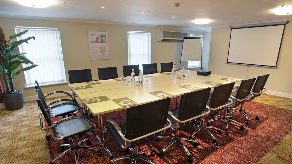Holiday Inn Milton Keynes East M1 Jct 14 41/50