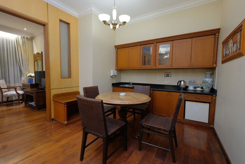 Diamond Hotel Solo 25/27