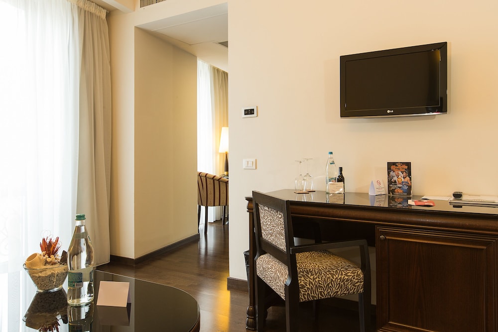 Europa Royale Bucharest Hotel 66/77