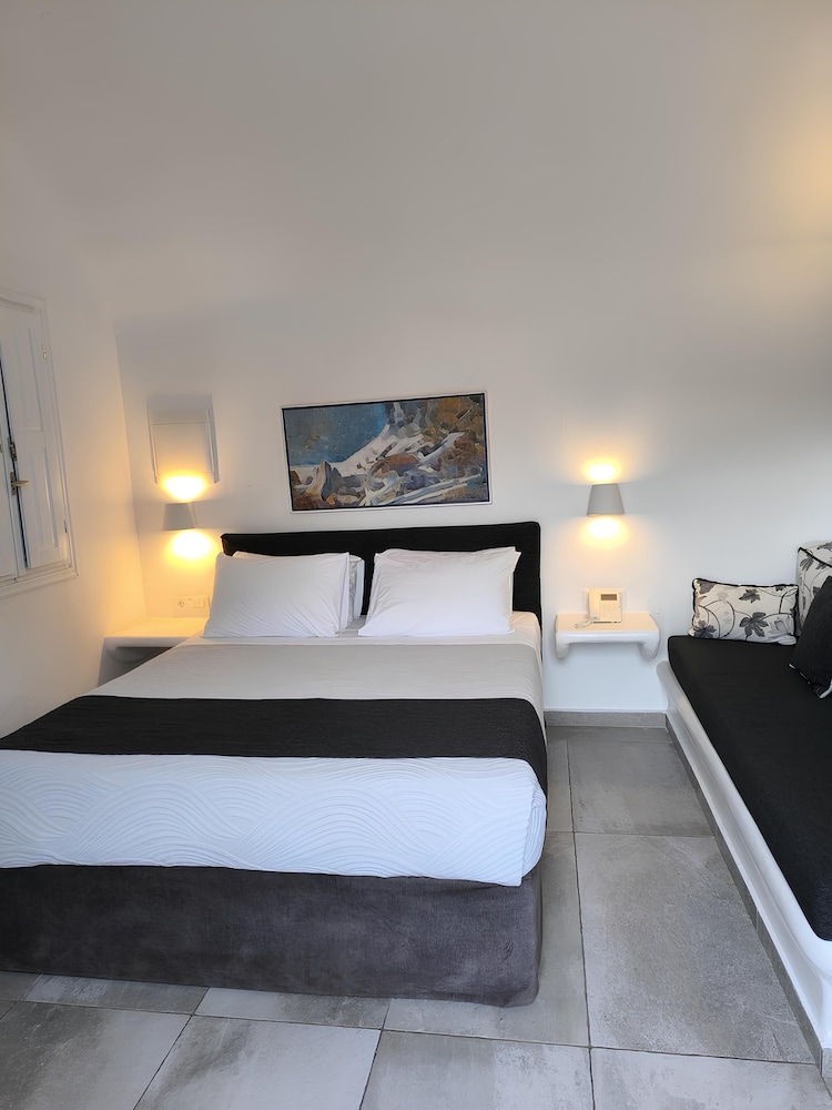 Junior Suite, Queen Bed, Caldera View, Sofa, Hot Tub