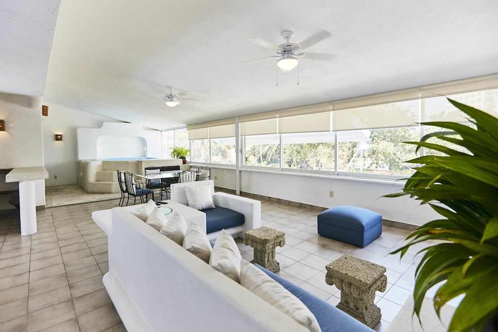 Suites Ixtapa Plaza 29/50
