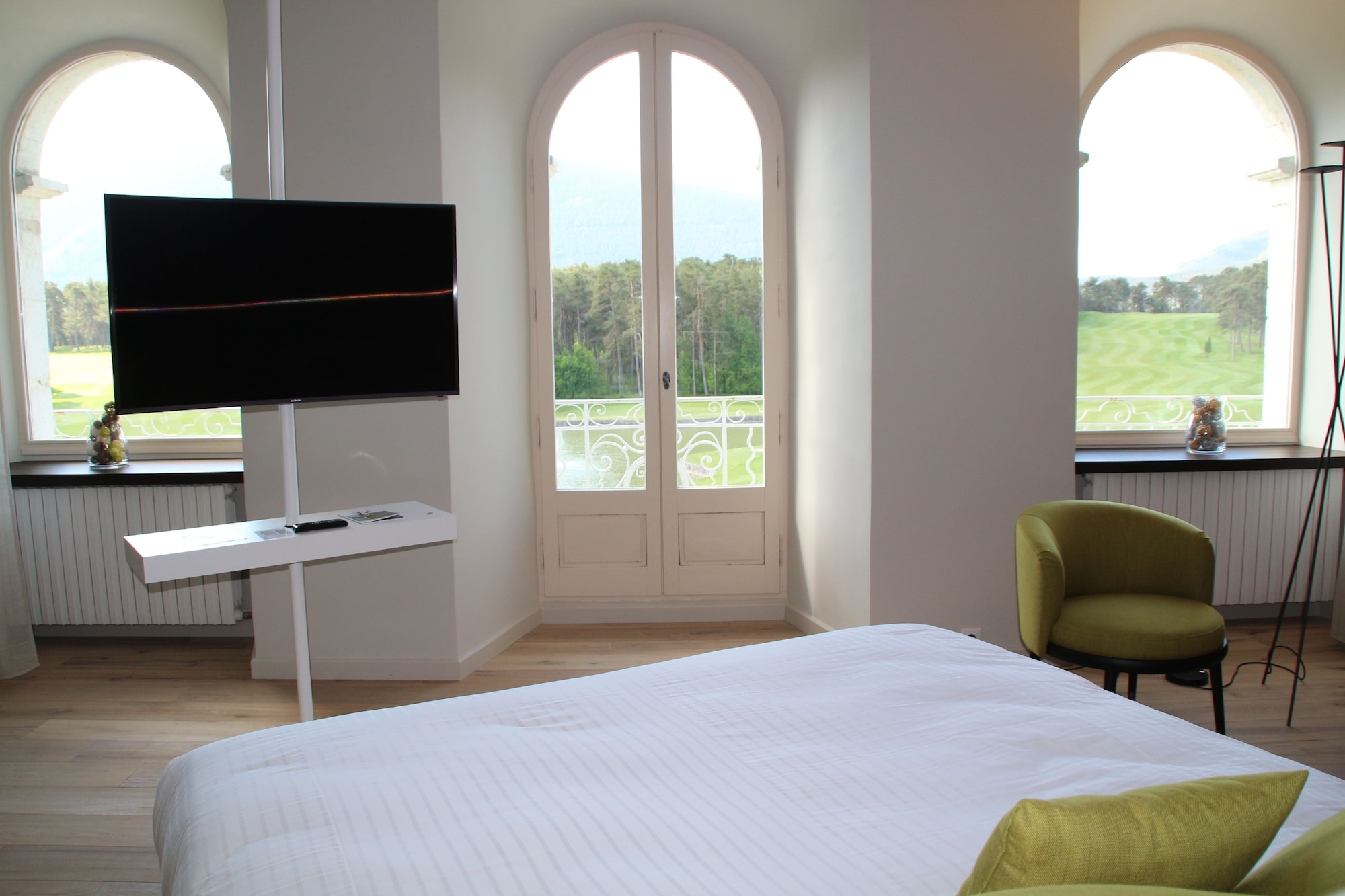 1 BEDROOM, DESIGN, SUITE, LAKE VIEW, BALCONY