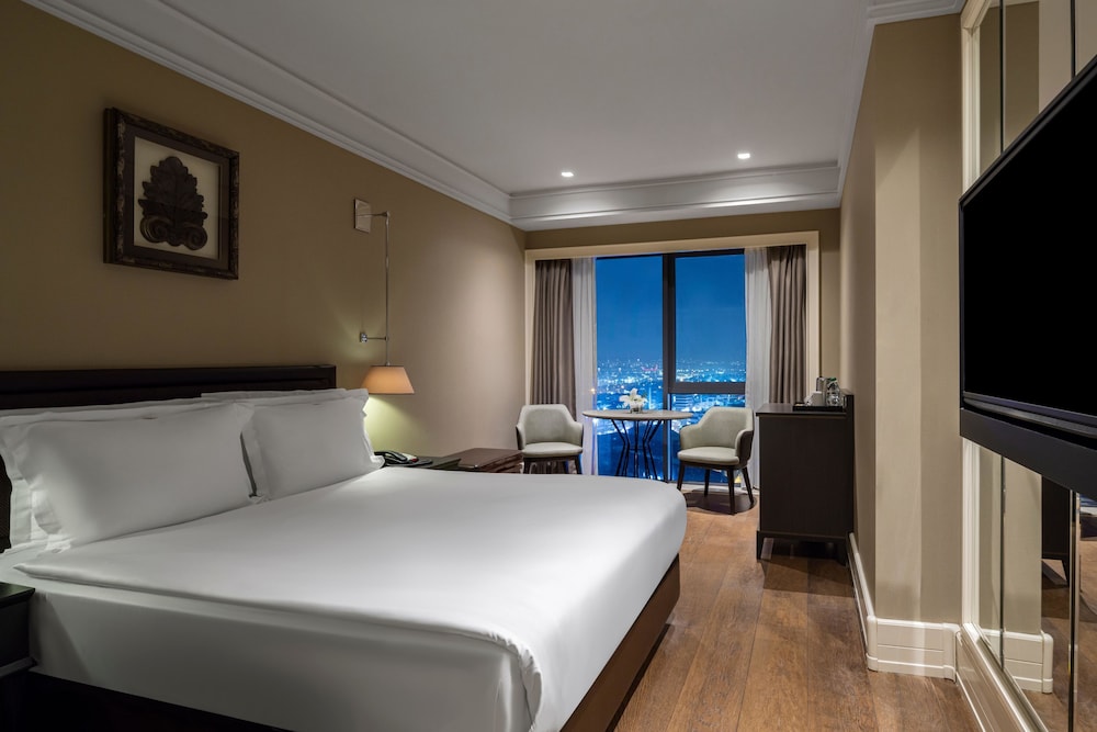 French, Executive, Double Bed, City View