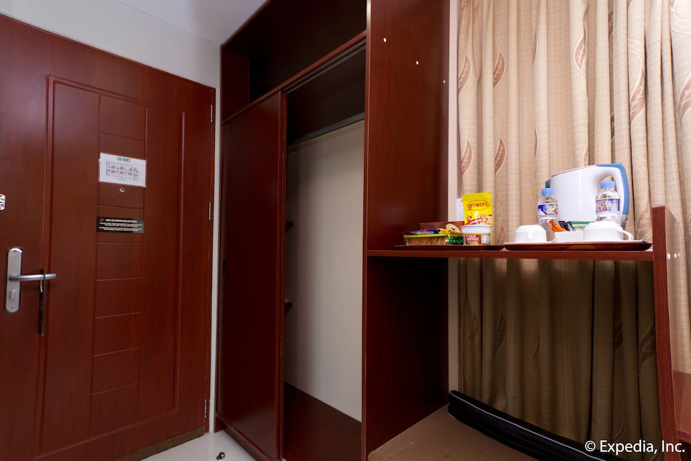 Allure Hotel And Suites 12/55