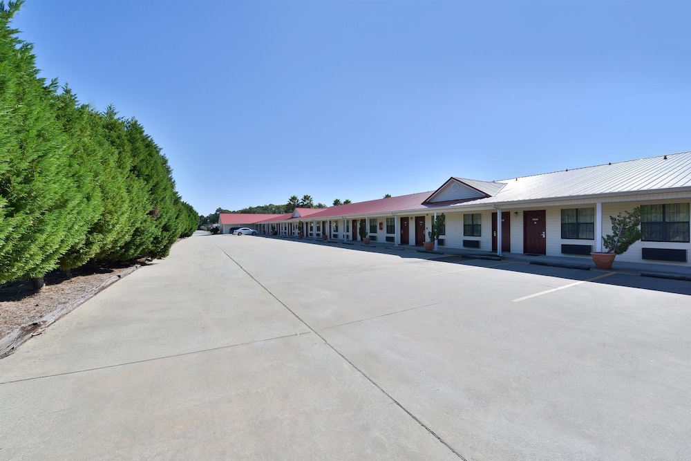 Americas Best Value Inn Hazlehurst Ga 7/26