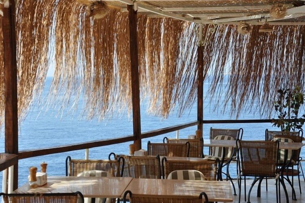 Caretta Hotel 35/36