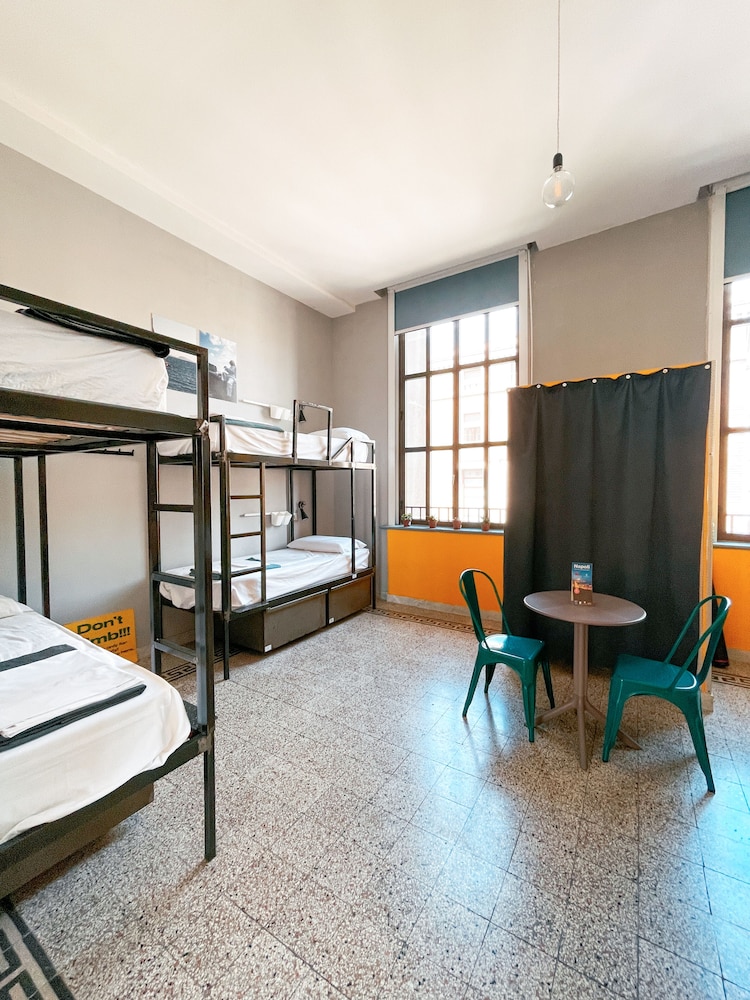 Female Dorm, 4 People, 2 Bunk Beds, Shared Bathroom 3/4