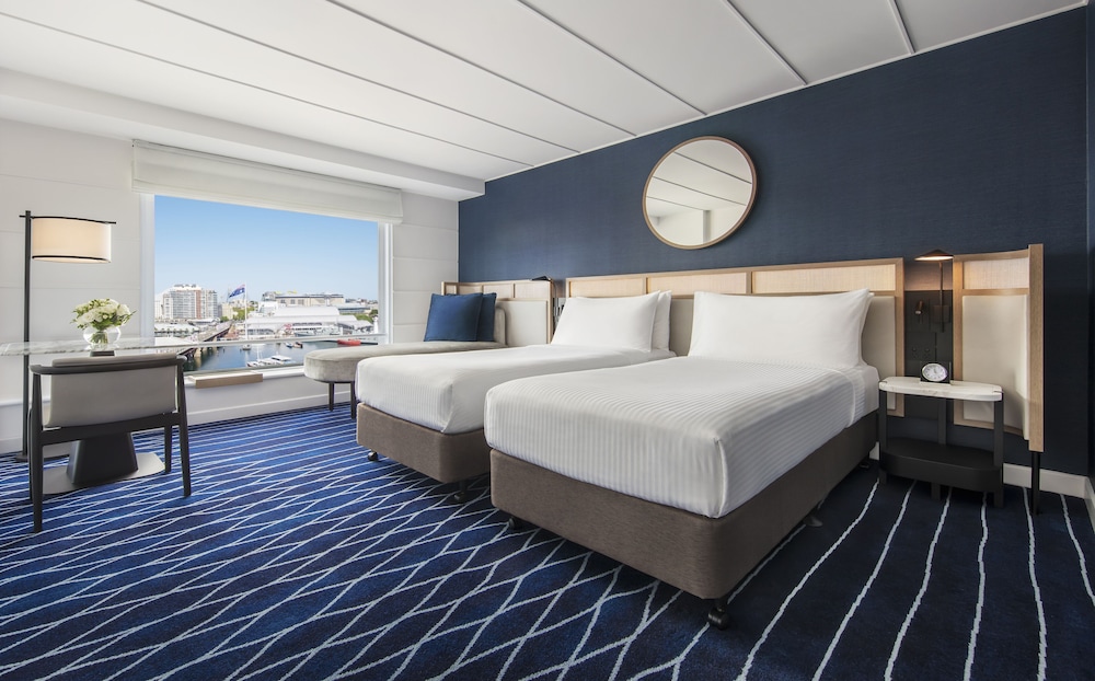 Room, Twin Beds, Darling Harbour View