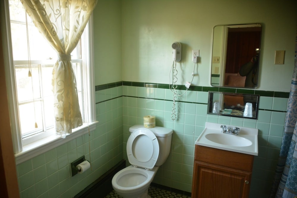 Americas Best Value Inn 42/45