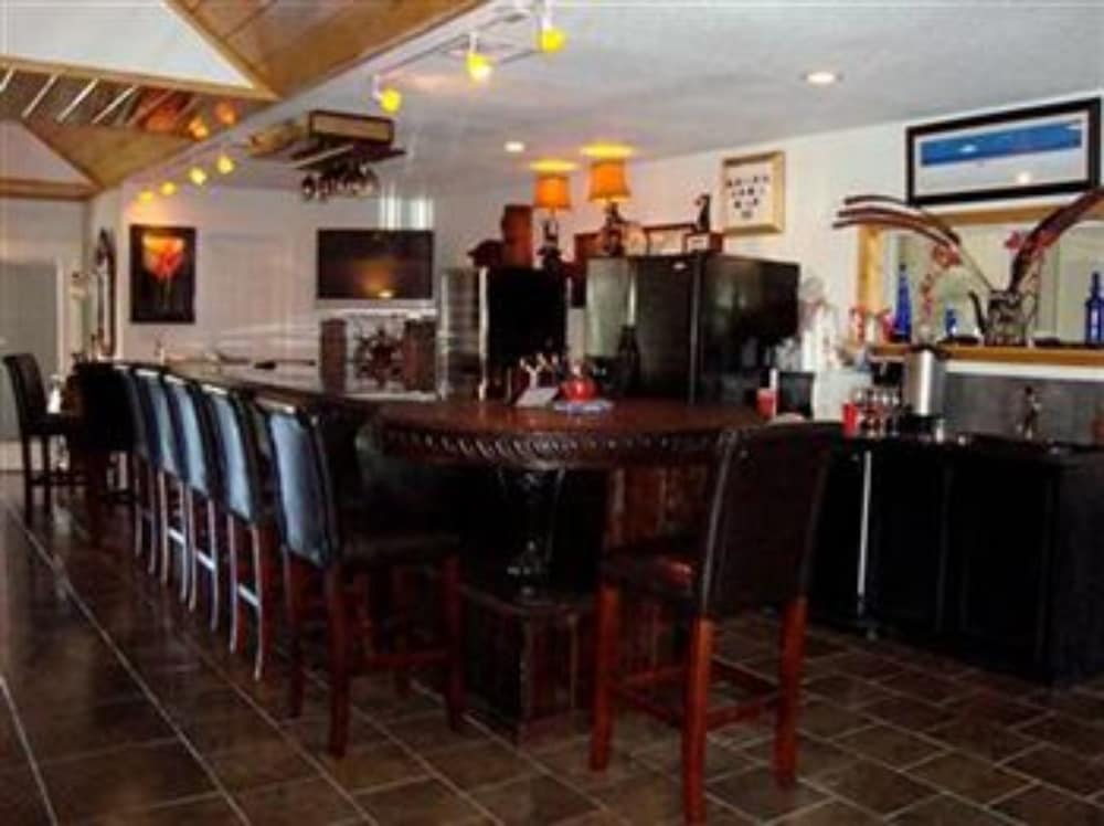 Echo Canyon Manor 62/76
