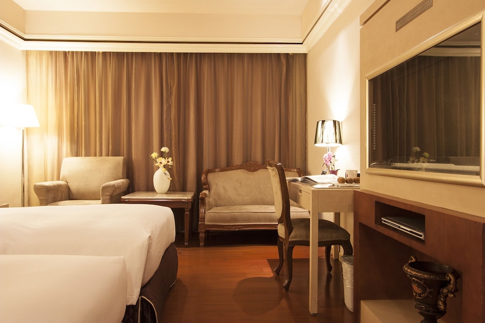 Erin Hotel 23/38