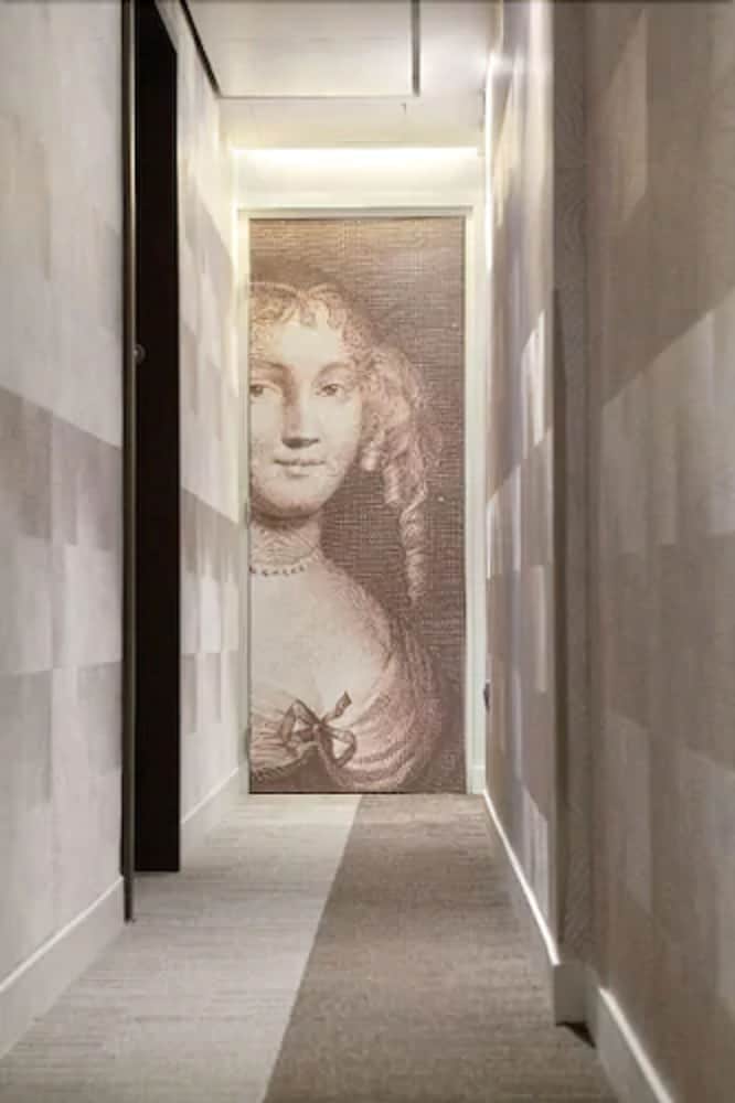 Hotel de Sevigne 27/80