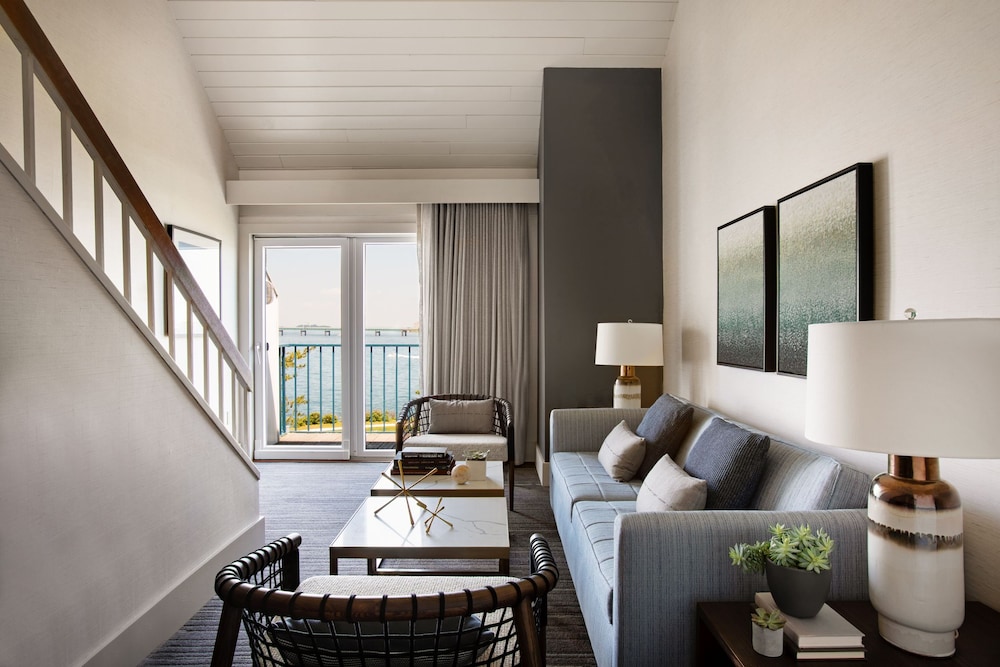 Newport Harbor Island Resort 41/66