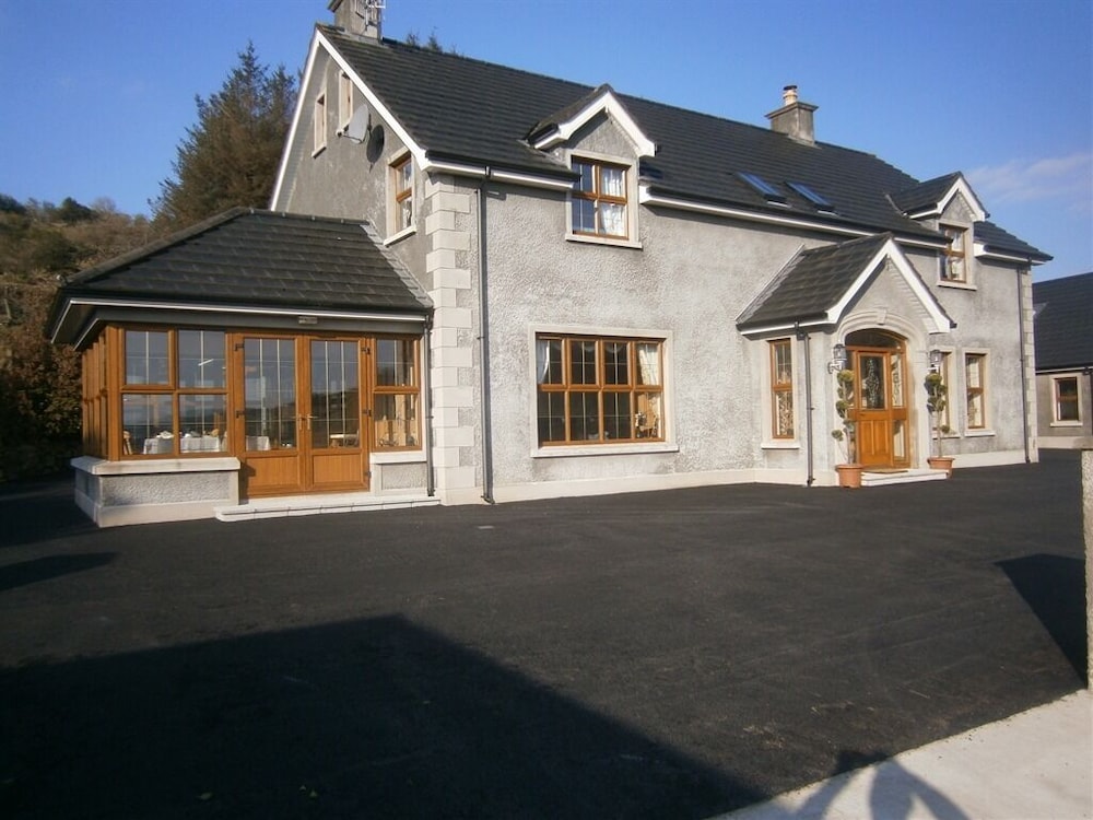 Glenn Eireann House 1/50