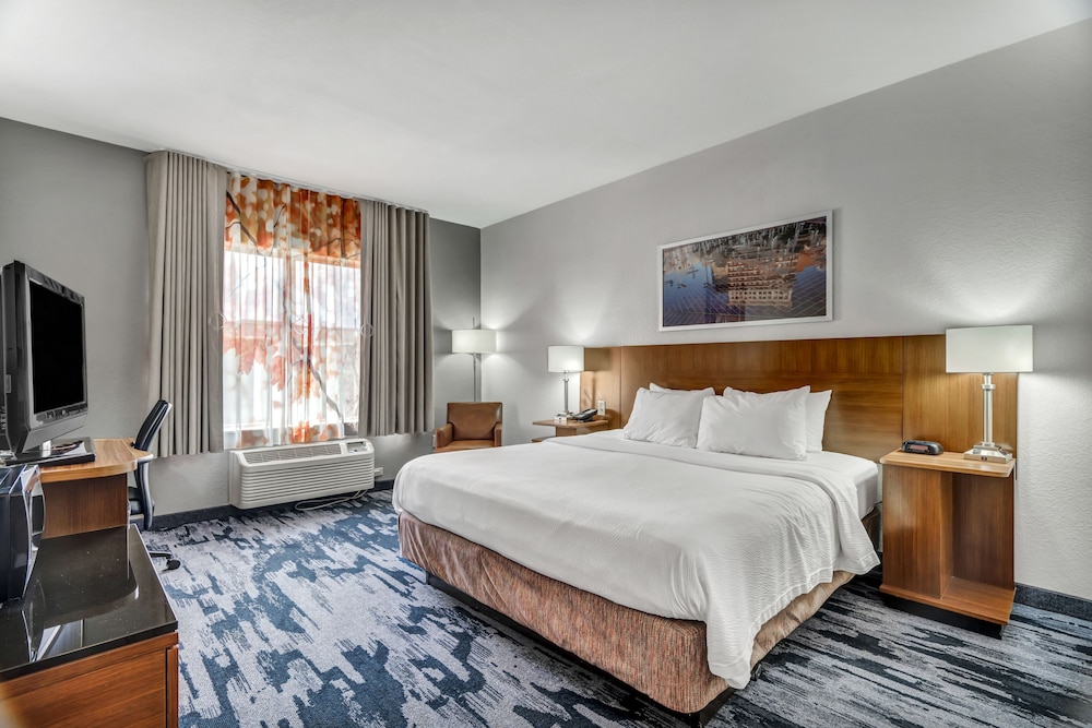 غرفة بسرير كينج لذوي الإعاقة، Fairfield Inn Suites Fort Worth Fossil Creek 2/6