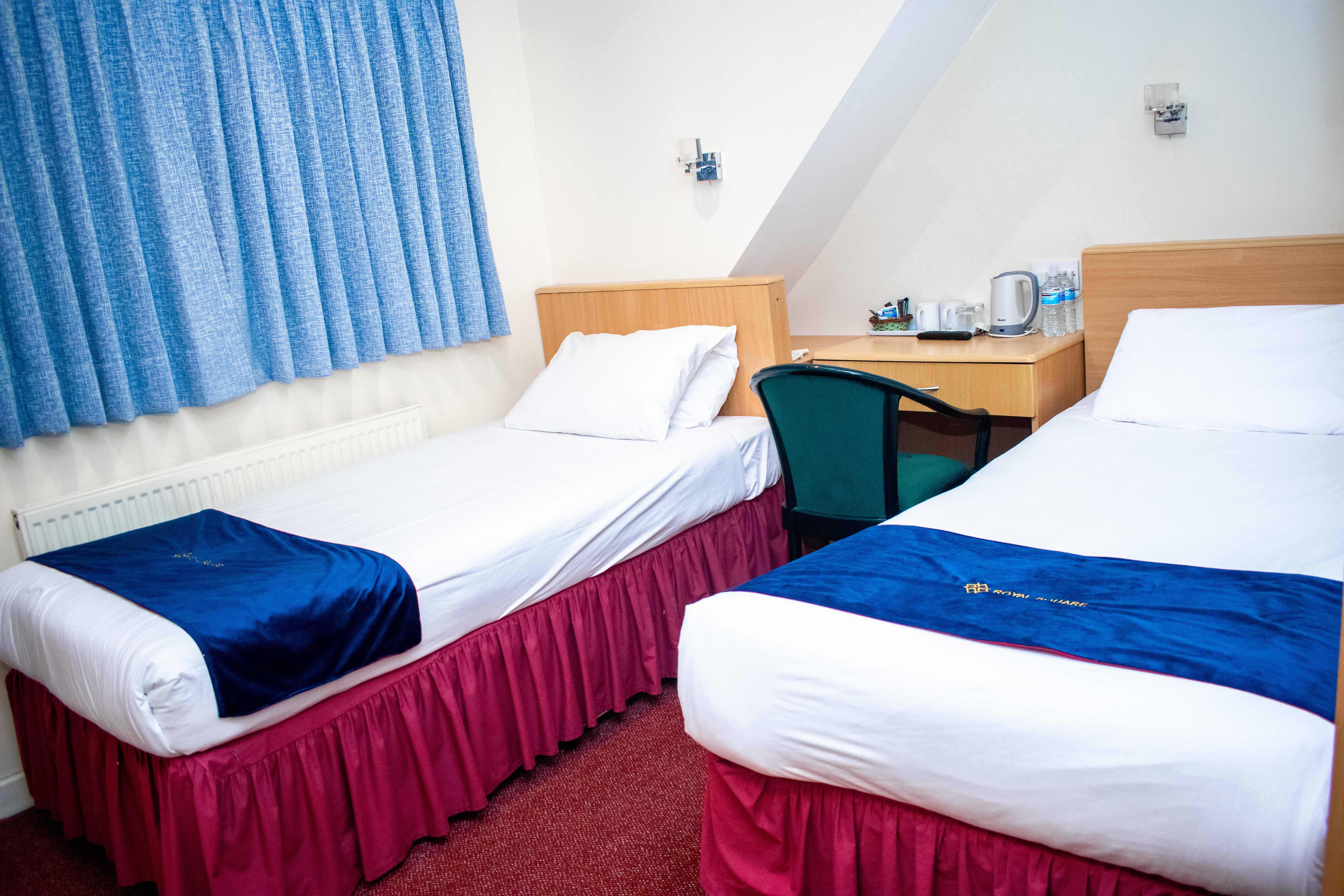 CLASSIC, TWIN BEDS