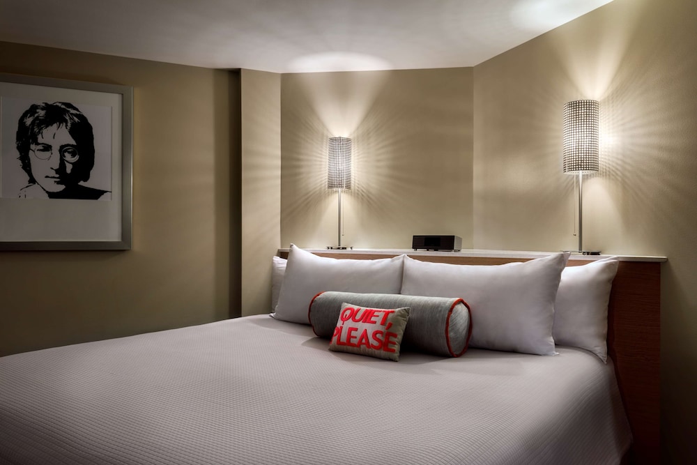 Universal's Hard Rock Hotel 20/69