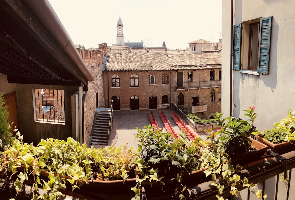 Le Suite Di Giulietta 2/44