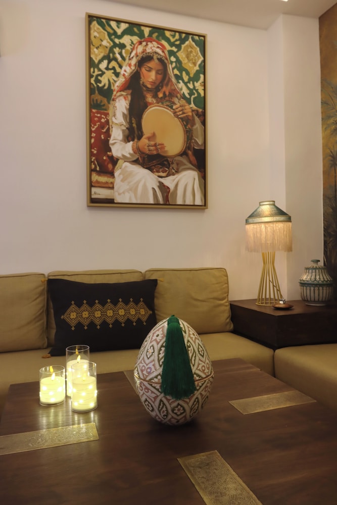 Riad Laora 61/80