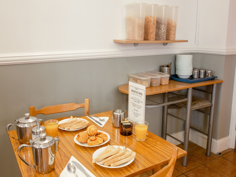 OYO Townhouse New England, London Victoria 22/33