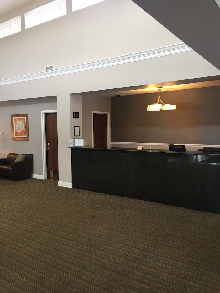 Belvedere Inn 4/42