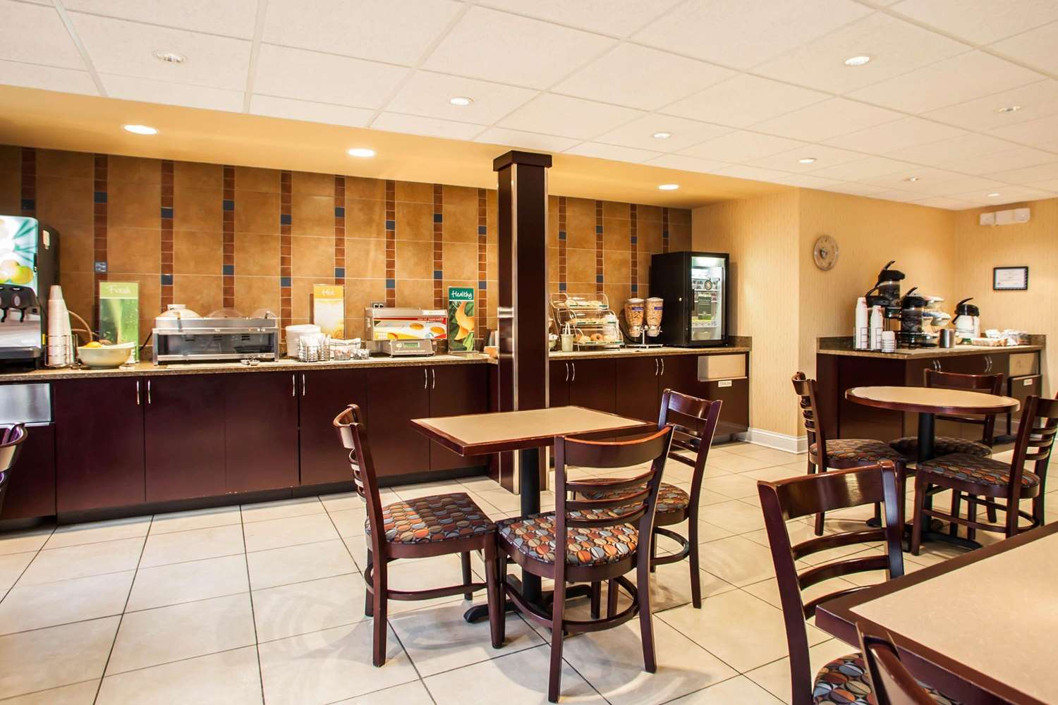 Quality Inn & Suites St Charles -West Chicago 23/40