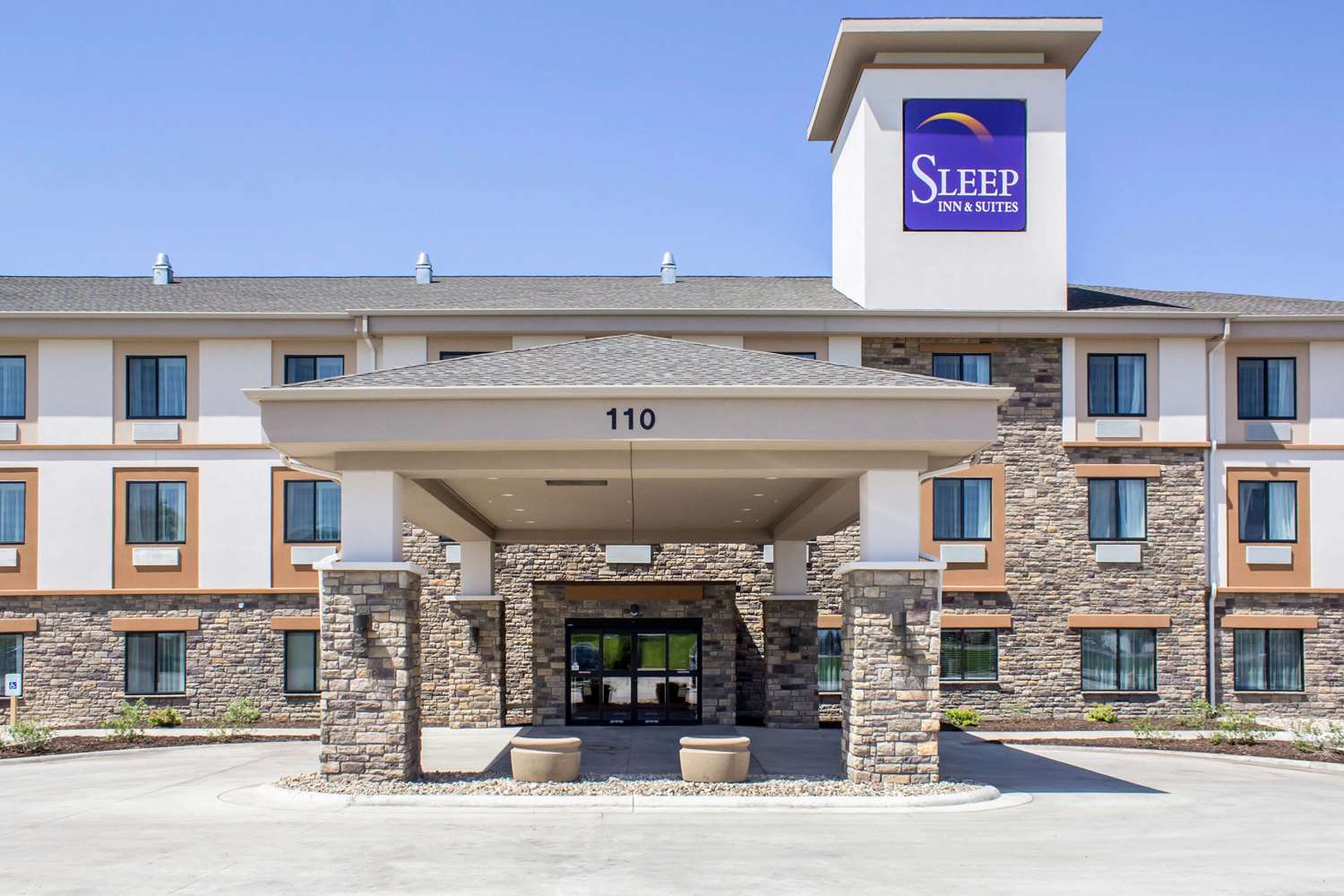 Sleep Inn & Suites Fort Dodge 1/28