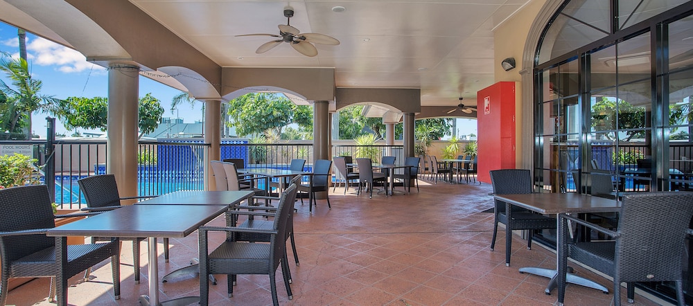 MACKAY RESORT MOTEL 51/65