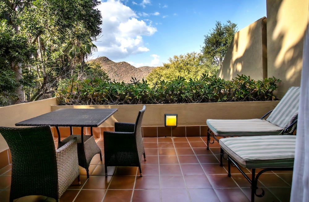 The Cascades Hotel At Sun City Resort 17/50
