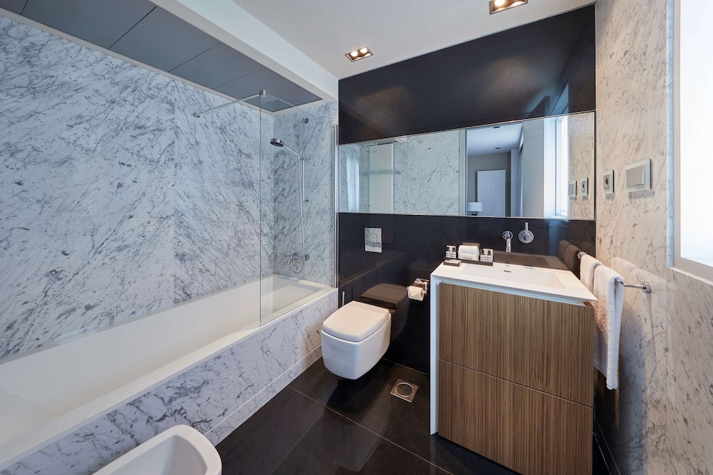 Hyatt Regency Madrid Residences 30/34
