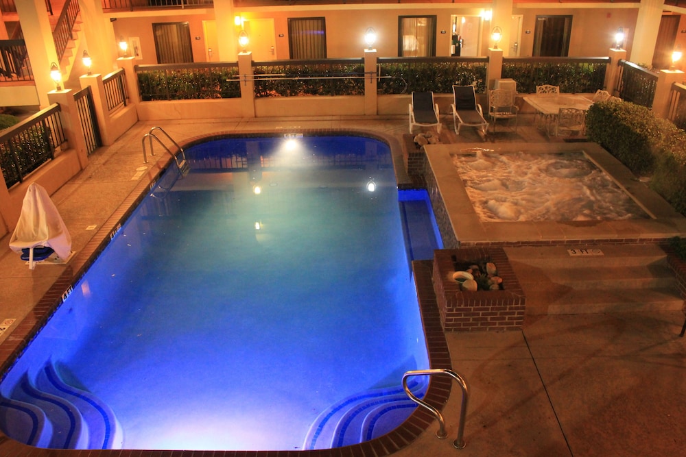 Days Inn By Wyndham Longview South 9/25