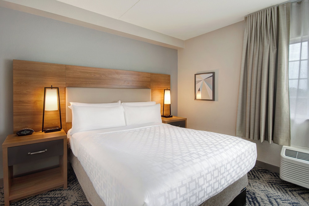 CANDLEWOOD SUITES COLUMBIA-FT. JACKSON 27/62