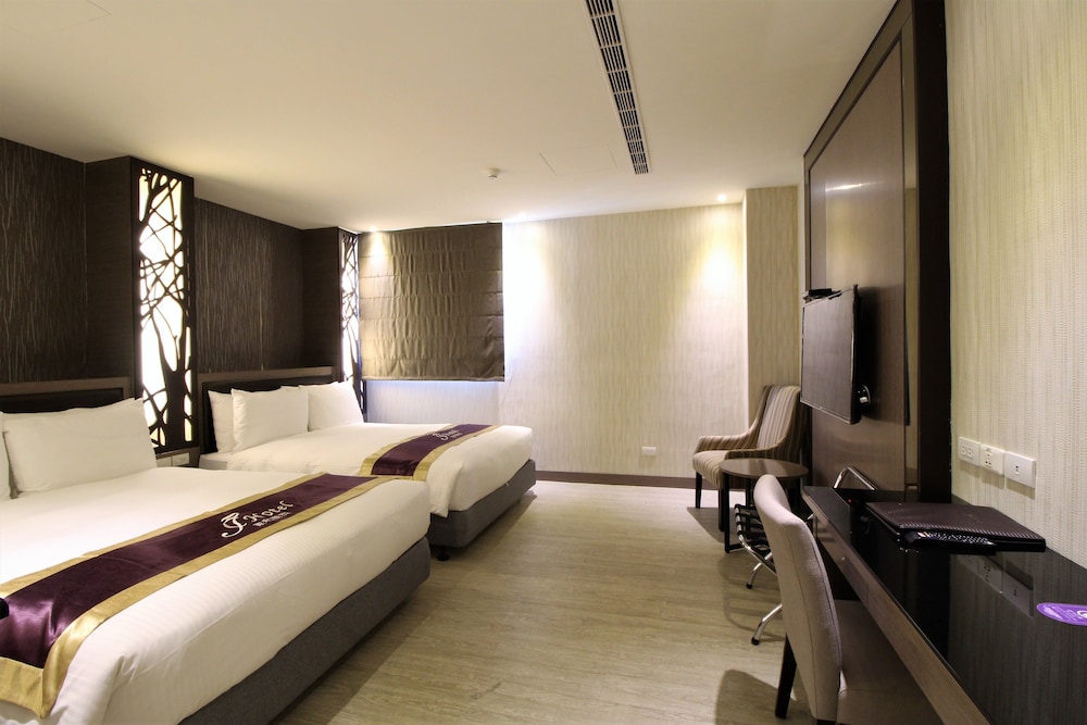 J Hotel 41/60
