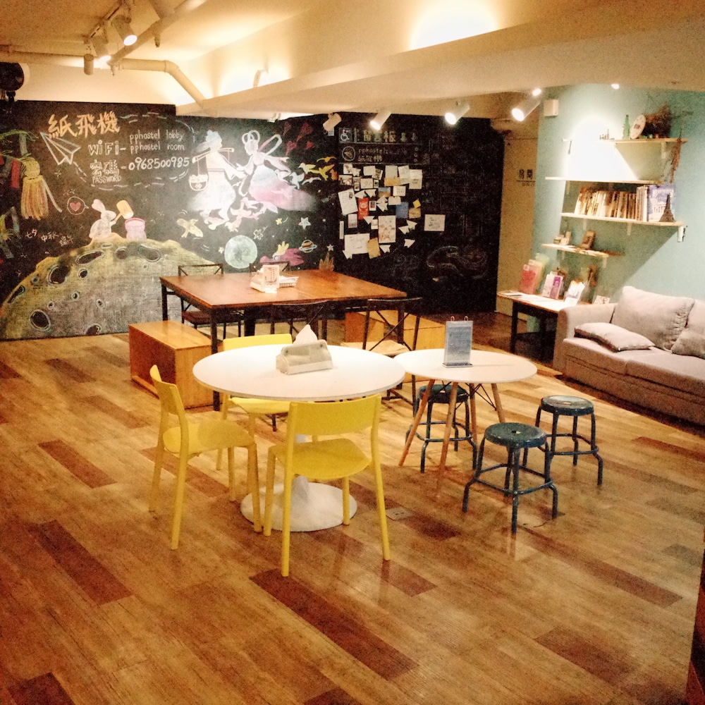 Paper Plane Hostel 38/50