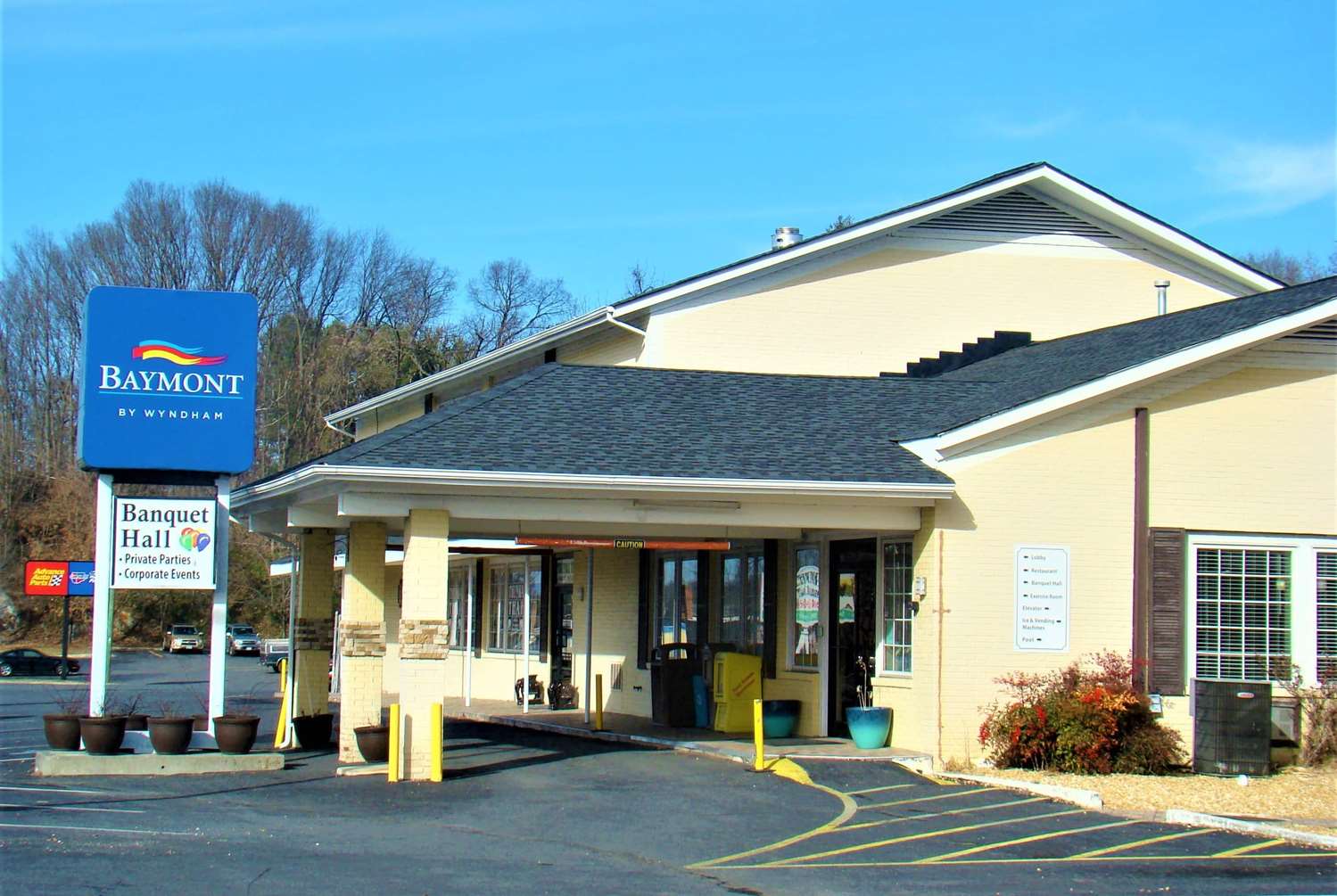 Baymont by Wyndham Front Royal Near Shenandoah National Park 40/44