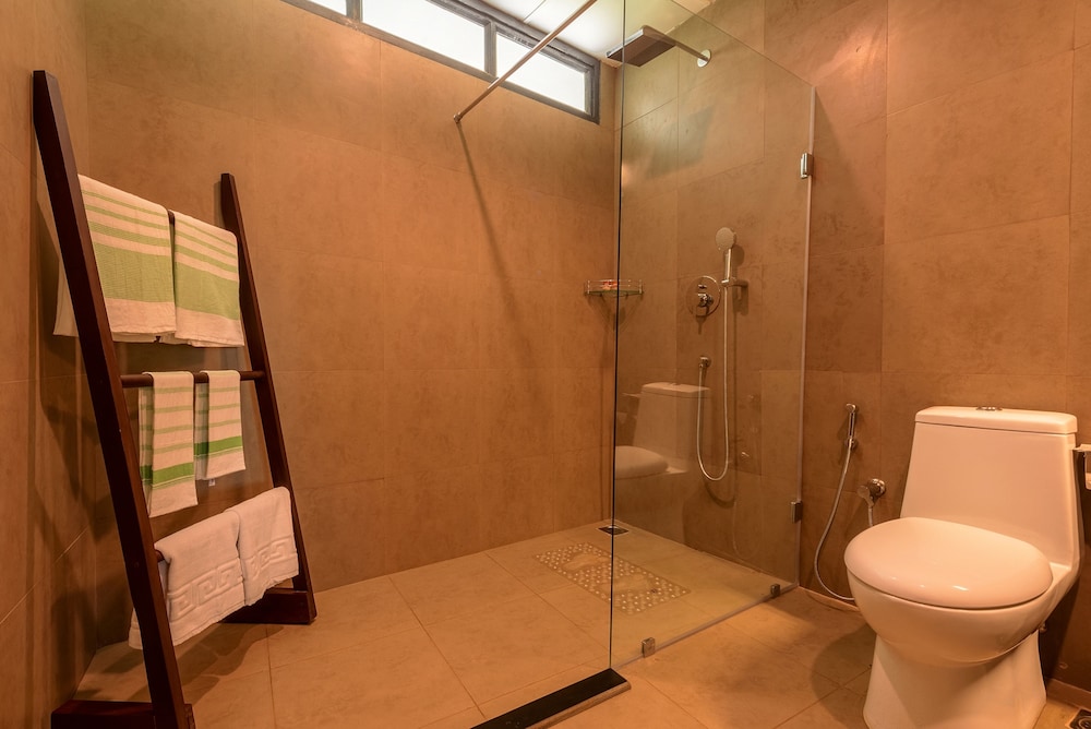 Superior, Double Bed, Balcony, Wayanad Wild - Cgh Earth 4/4
