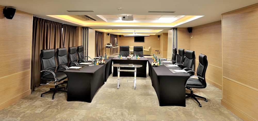 Royal Tulip City Center Tanger Hotel 62/72