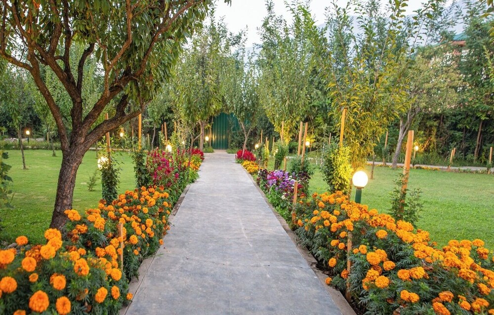 The Orchard Retreat & Spa Srinagar 48/50