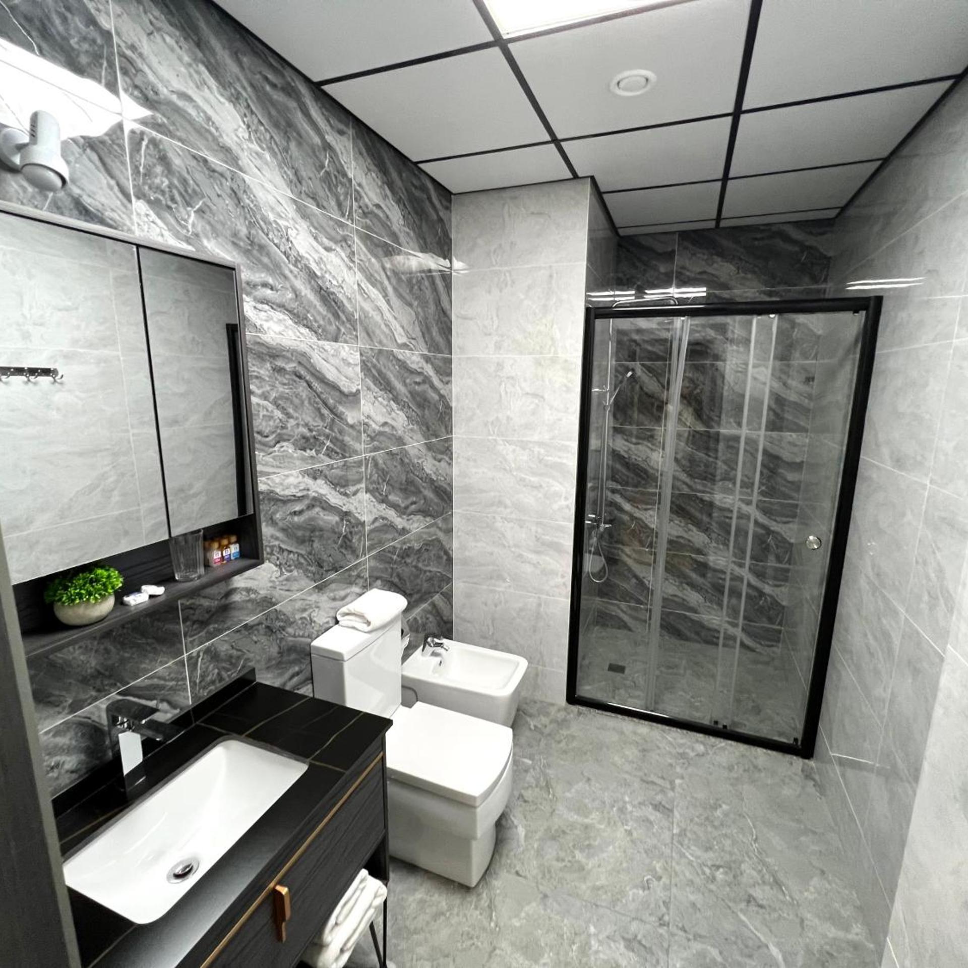 Alpha Plaza Hotel 34/37
