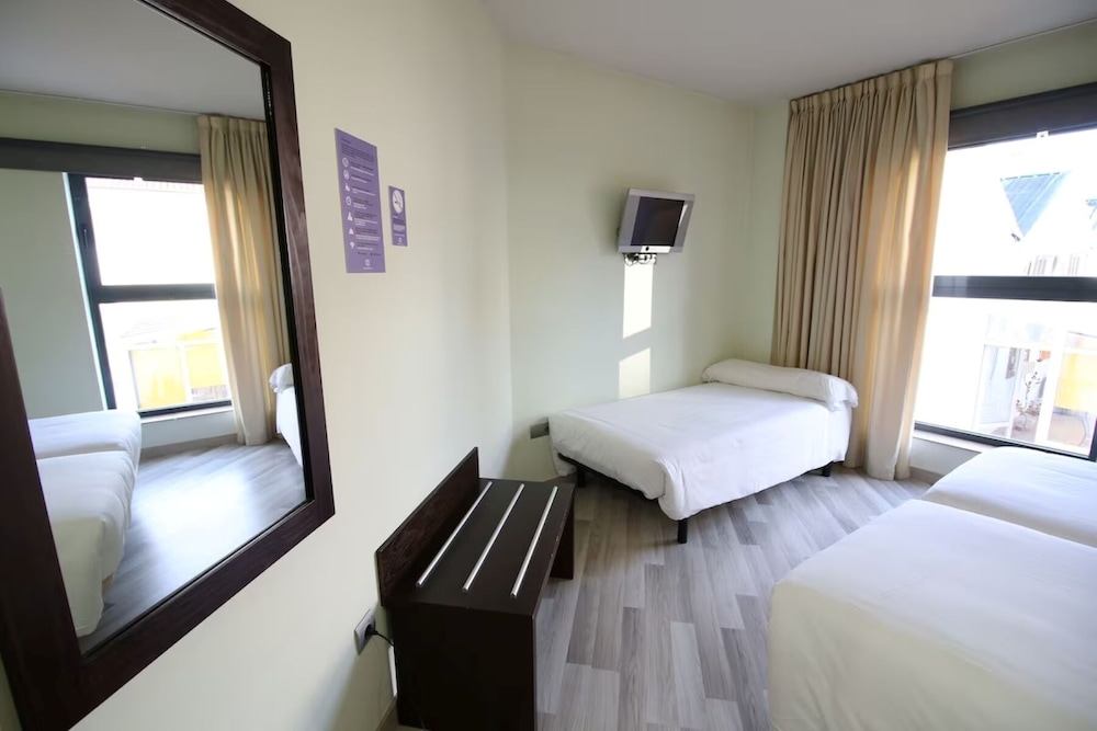 Hotel Cardena 49/68