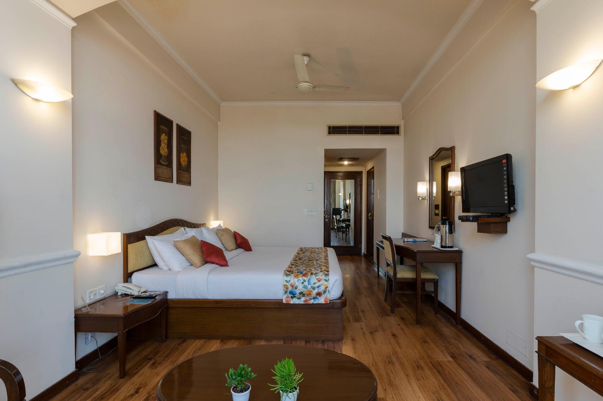 Hotel Crystal Palace Meerut 8/29